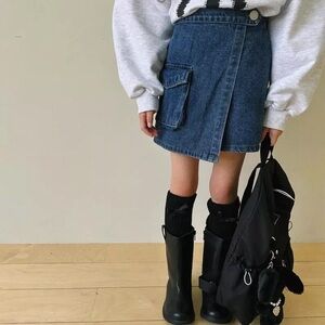 Denim skort with pocket